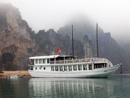Wow Day Cruise in Halong Bay