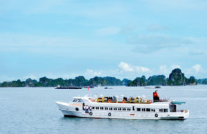 Speed boat to Quan Lan Island