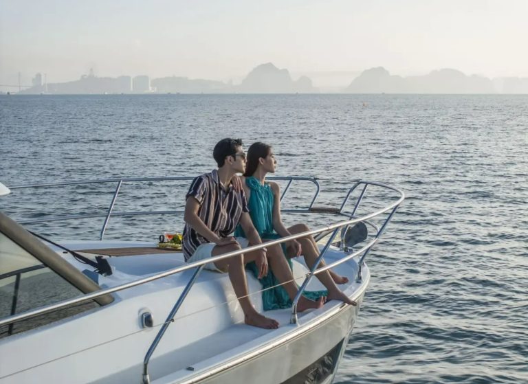 Halong Bay by Helicopter and Yacht: Perfect Hi-End Day Tour from Hanoi for 2025