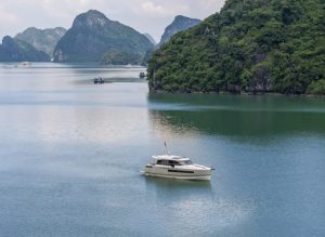 One Day Halong Helicopter Tour with Yacht