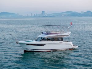 One Day Halong Helicopter Tour with Yacht